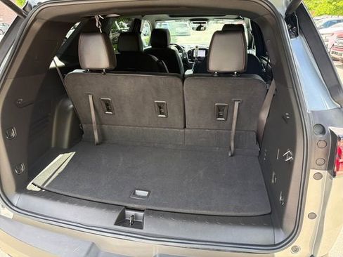 Used 2023 Chevrolet Traverse RS AWD/4WD image 26