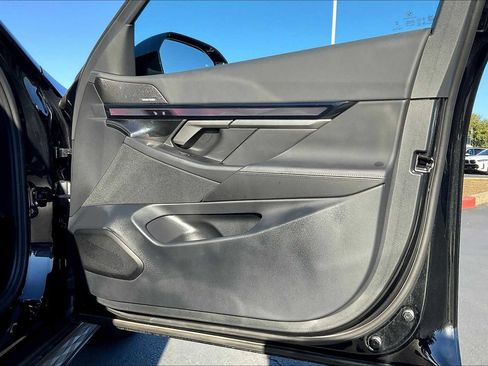 Used 2024 BMW i5 eDrive40i w/ Premium Package image 27