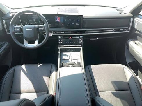 Used 2025 Hyundai Santa Fe SEL image 11