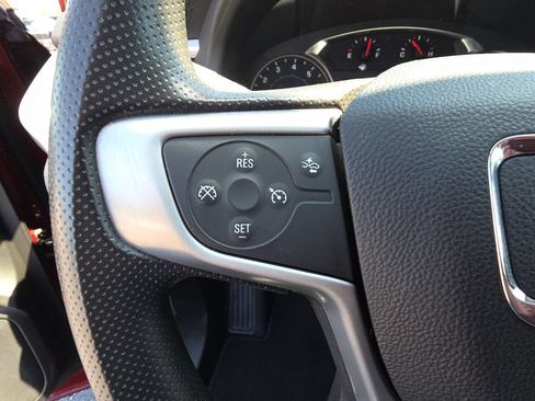 Used 2023 GMC Acadia SLE w/ Driver Convenience Package FWD image 18