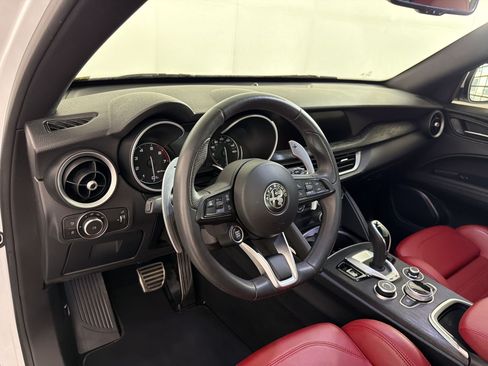 Used 2023 Alfa Romeo Stelvio Sprint AWD/4WD image 4