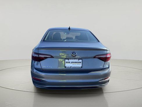 Used 2024 Volkswagen Jetta SE FWD image 6