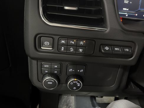 Used 2023 Chevrolet Tahoe High Country AWD/4WD image 19