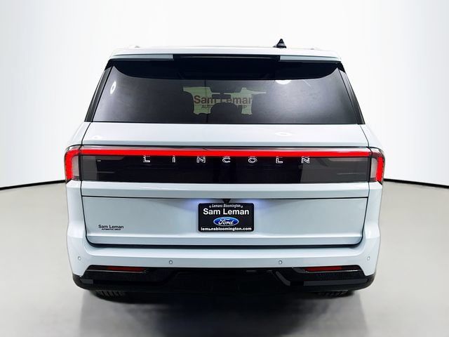Used 2025 Lincoln Navigator Reserve AWD/4WD image 6