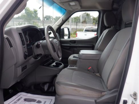 Used 2020 Nissan NV 2500 SV image 11