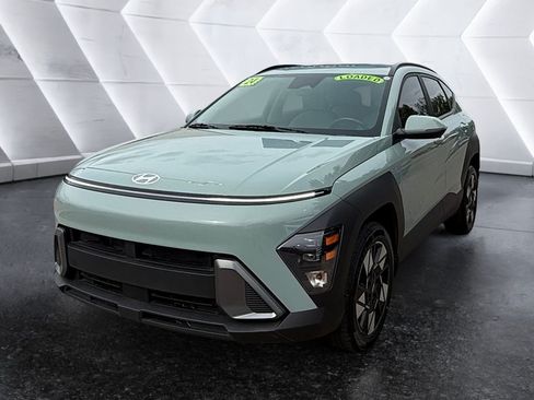 Used 2024 Hyundai Kona SEL AWD/4WD image 3