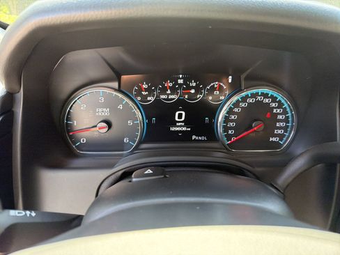 Used 2019 Chevrolet Suburban Premier image 15