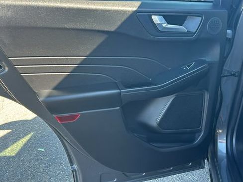 Used 2022 Ford Escape SEL w/ Technology Package FWD image 14