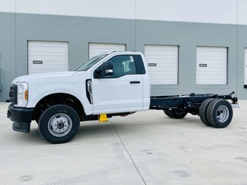 New 2026 Ford F350 XL image 1