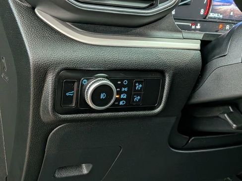 Certified 2022 Ford Explorer XLT w/ Equipment Group 202A image 14