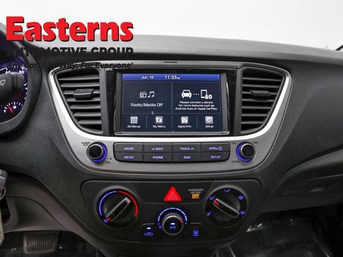 Used 2022 Hyundai Accent SEL FWD image 11