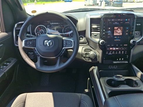 Used 2025 RAM 1500 Big Horn AWD/4WD image 11