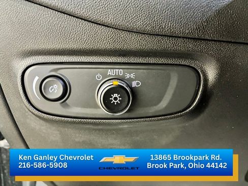 Certified 2021 Chevrolet Equinox LS w/ LS Convenience Package FWD image 11