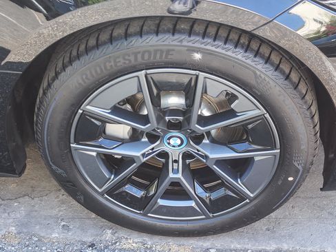 Used 2023 BMW i4 eDrive35 w/ Premium Package RWD image 11