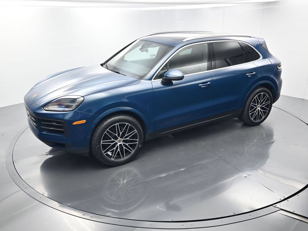 Certified 2024 Porsche Cayenne AWD/4WD image 34