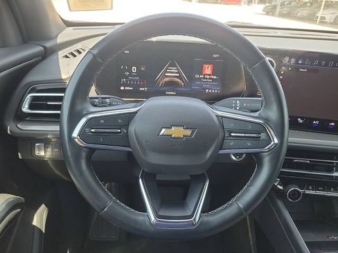 Used 2024 Chevrolet Traverse LT AWD/4WD image 19