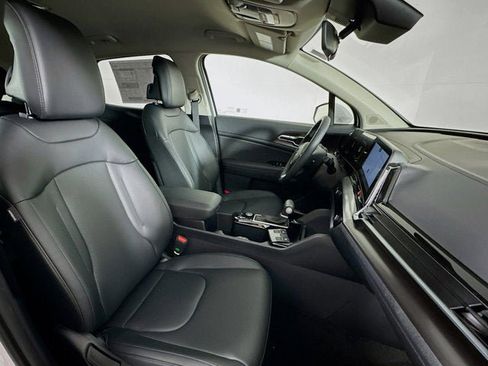 Certified 2025 Kia Sportage EX AWD/4WD image 28