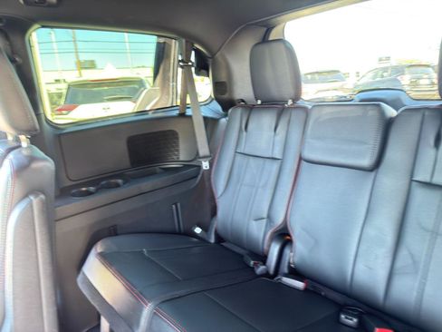 Used 2019 Dodge Grand Caravan GT w/ Safety Sphere Group FWD image 30