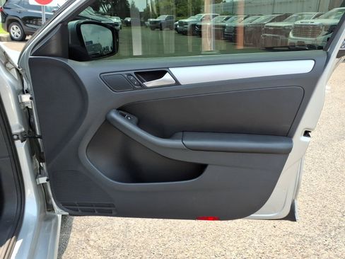 Used 2014 Volkswagen Jetta SE FWD image 25