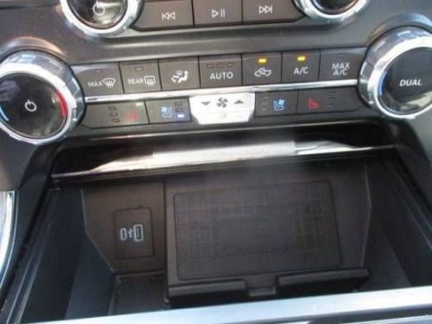 Used 2022 Ford F150 Lariat w/ Max Trailer Tow Package image 7