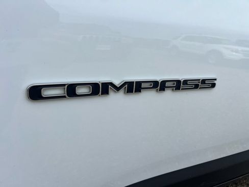 Used 2025 Jeep Compass Limited AWD/4WD image 39