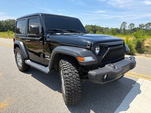 Used 2020 Jeep Wrangler Sport AWD/4WD image 5
