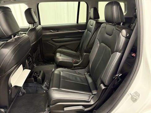 Used 2023 Jeep Grand Cherokee L Limited image 22