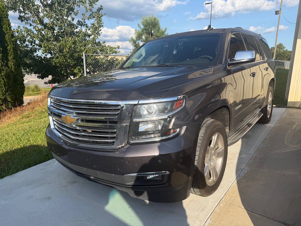 Used 2015 Chevrolet Tahoe LTZ RWD image 1