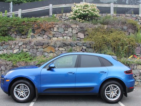 Used 2018 Porsche Macan Sport Edition AWD/4WD image 6