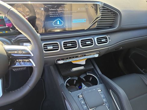 New 2026 Mercedes-Benz GLS 450 4MATIC image 18