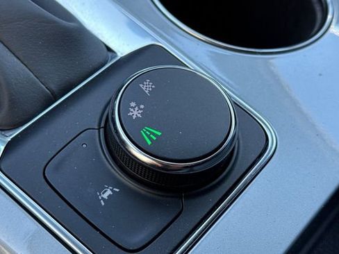 Used 2022 Chevrolet Blazer LT image 32