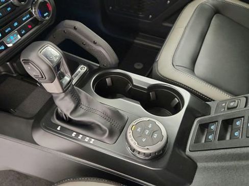New 2025 Ford Bronco Outer Banks w/ Sasquatch Package image 14