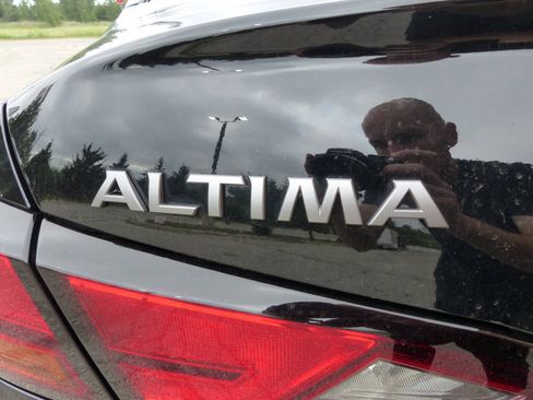 Used 2024 Nissan Altima 2.5 SR AWD/4WD image 10