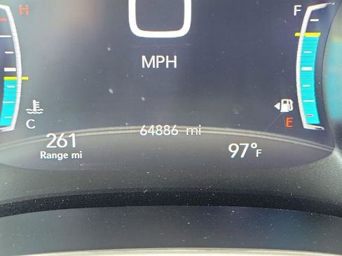 Used 2023 Chrysler Pacifica Touring-L FWD image 27