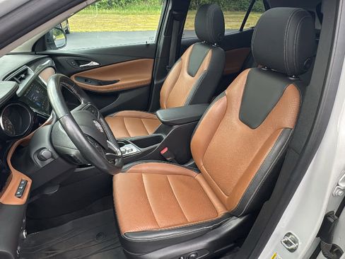 Certified 2021 Buick Encore GX Essence w/ Advanced Technology Package AWD/4WD image 8