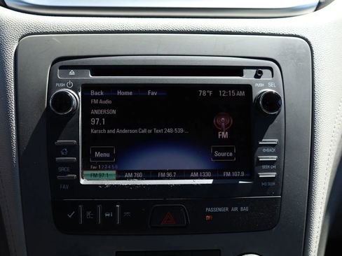 Used 2017 Chevrolet Traverse LS FWD image 18