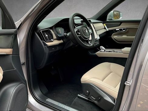 New 2026 Volvo XC90 B6 Plus w/ Protection Package Premier AWD/4WD image 7