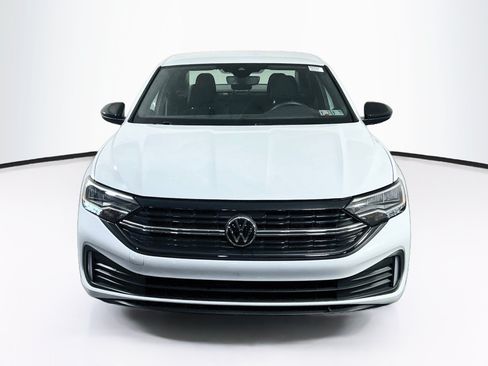 Used 2023 Volkswagen Jetta Sport FWD image 2