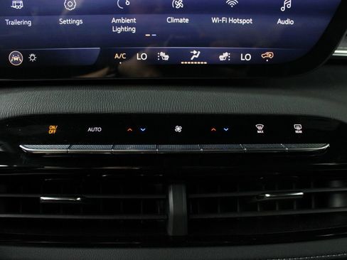 Used 2026 Buick Enclave Sport Touring AWD/4WD image 41