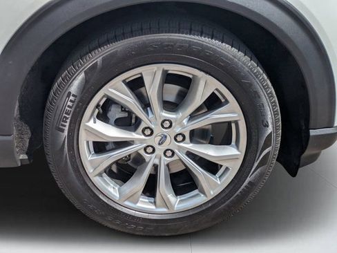 Used 2020 Ford Explorer XLT w/ Equipment Group 202A RWD image 9