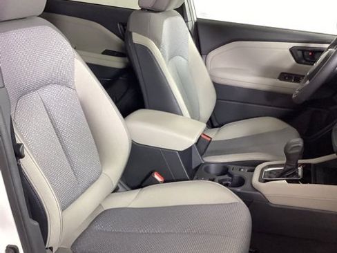 Used 2025 Subaru Forester Premium image 17