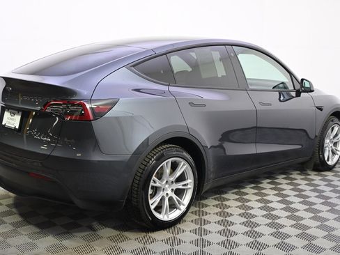 Used 2022 Tesla Model Y Long Range image 7