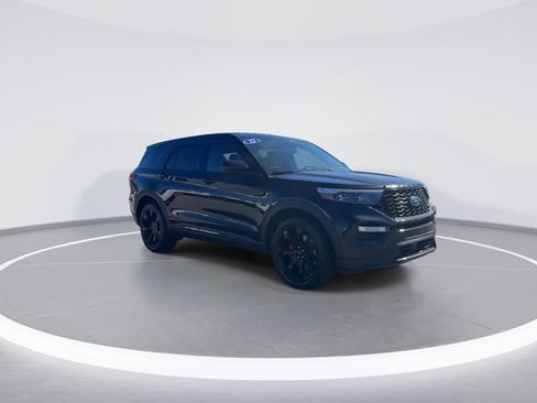 Certified 2022 Ford Explorer ST w/ ST Street Pack image 6
