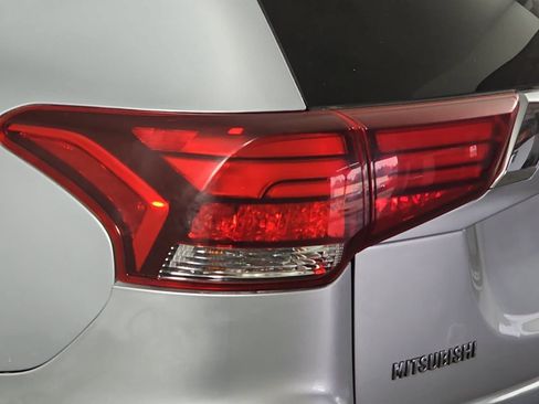 Used 2016 Mitsubishi Outlander ES AWD/4WD image 25