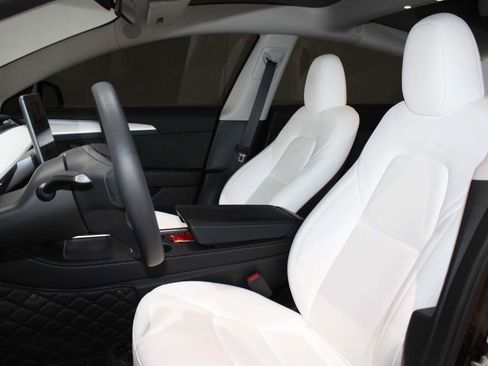 Used 2023 Tesla Model 3 Performance image 10