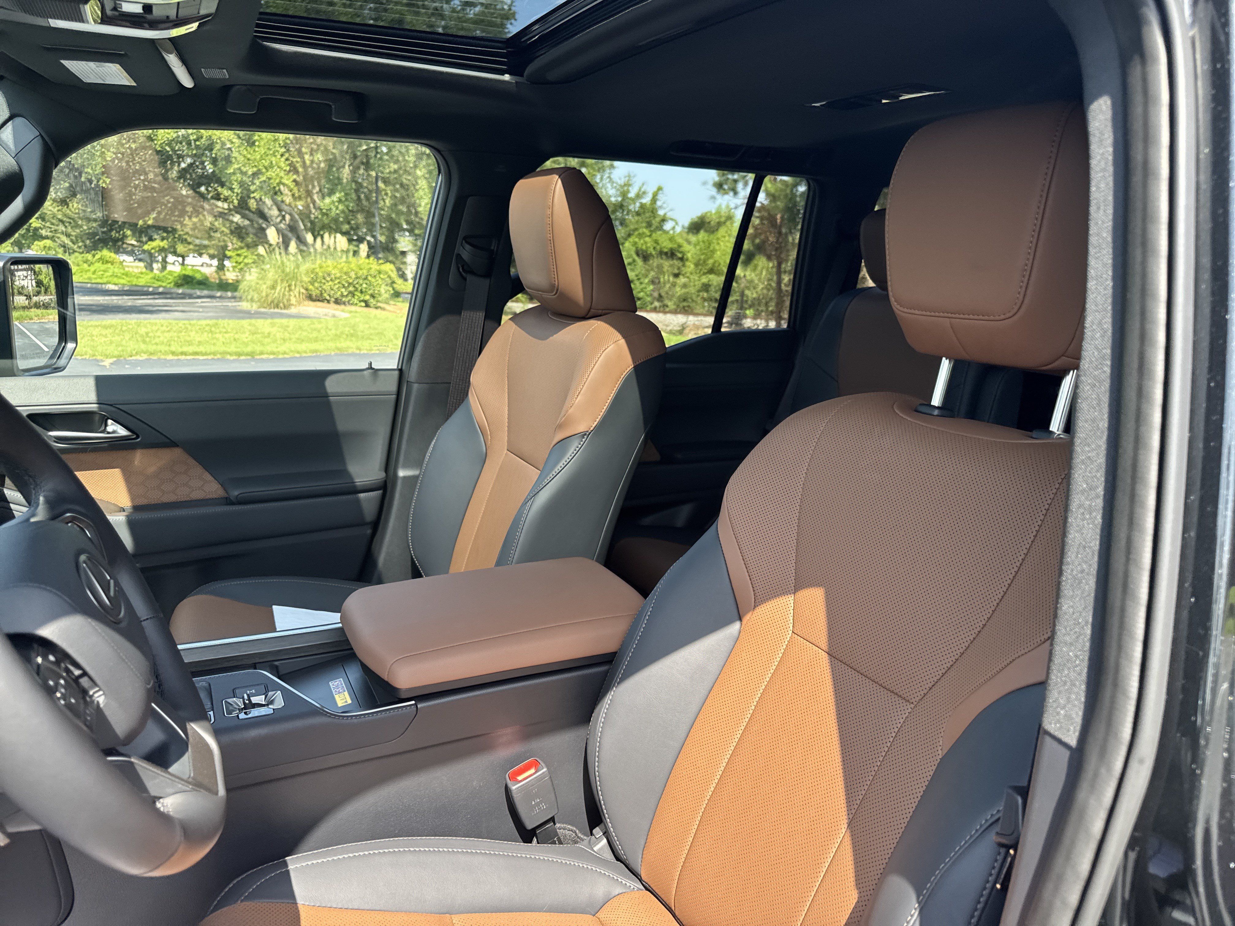 Used 2026 Lexus GX 550 w/ Cold Area Package AWD/4WD image 14