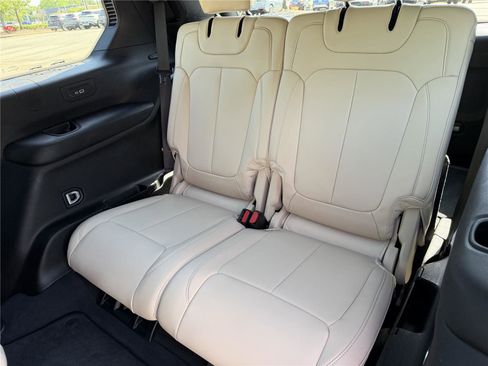 Used 2023 Jeep Grand Cherokee L Limited AWD/4WD image 26