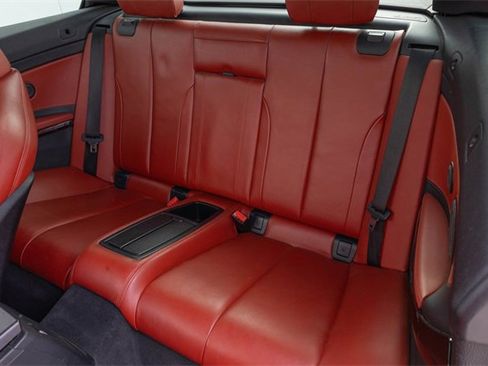 Used 2017 BMW M4 Convertible image 21