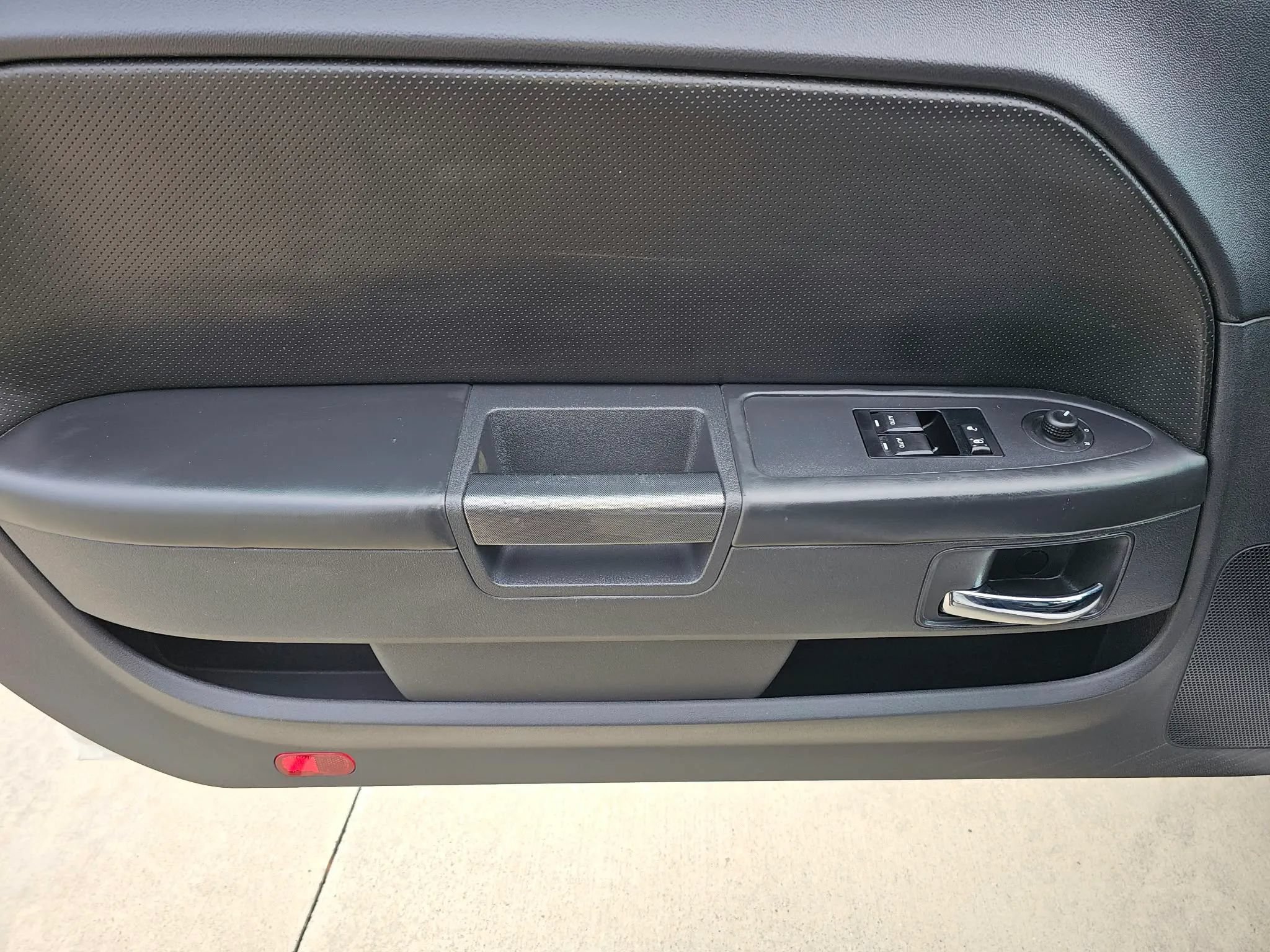 Used 2010 Dodge Challenger R/T RWD image 11