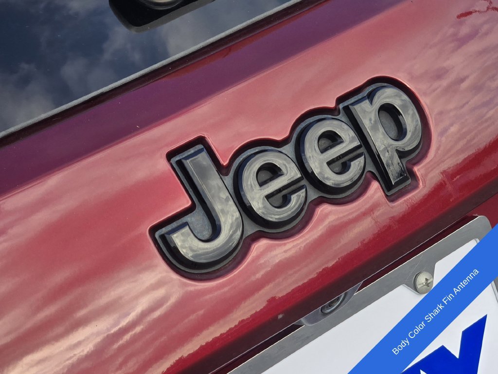 Used 2022 Jeep Grand Cherokee Laredo X RWD image 12